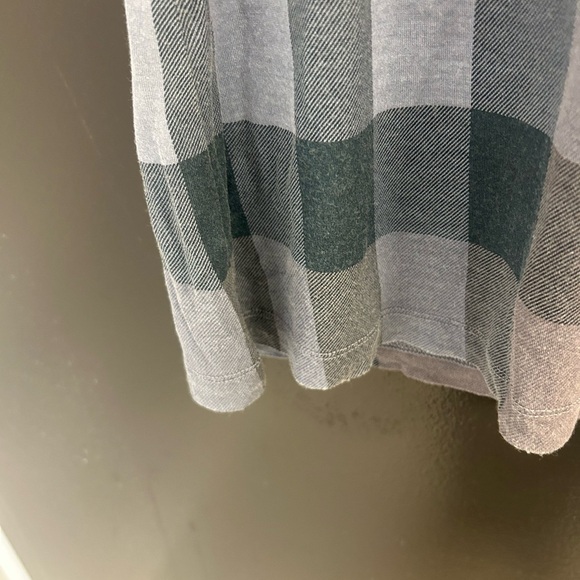 Burberry Brit M Plaid Gray Women's Top- shear effect good used condition - Picture 6 of 14